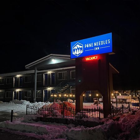 Pine Needles Inn Маунт-Шаста Экстерьер фото